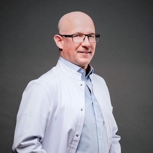 Dr. Uwe König
